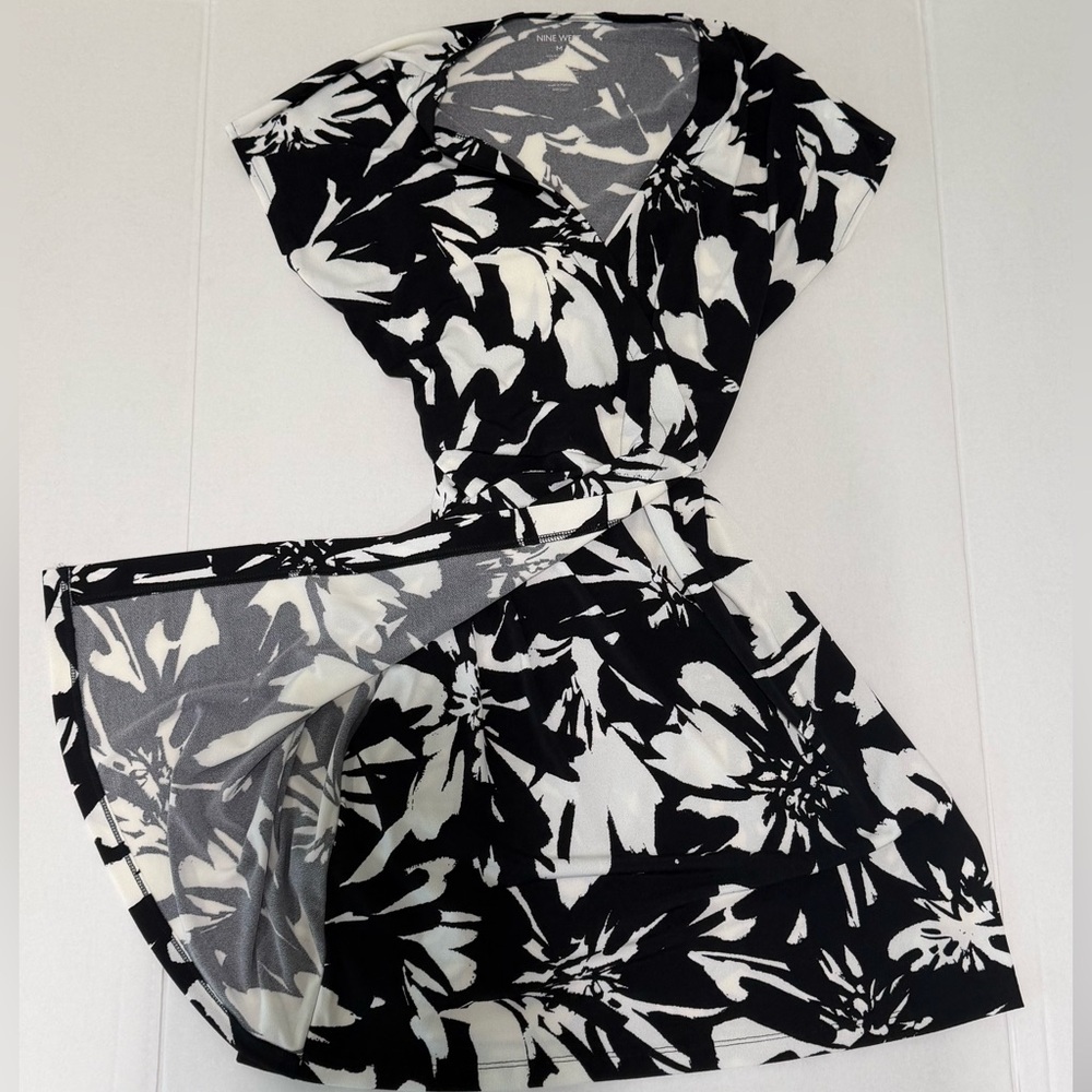 Nine West Black White Floral Wrap Dress Medium Short Sleeve